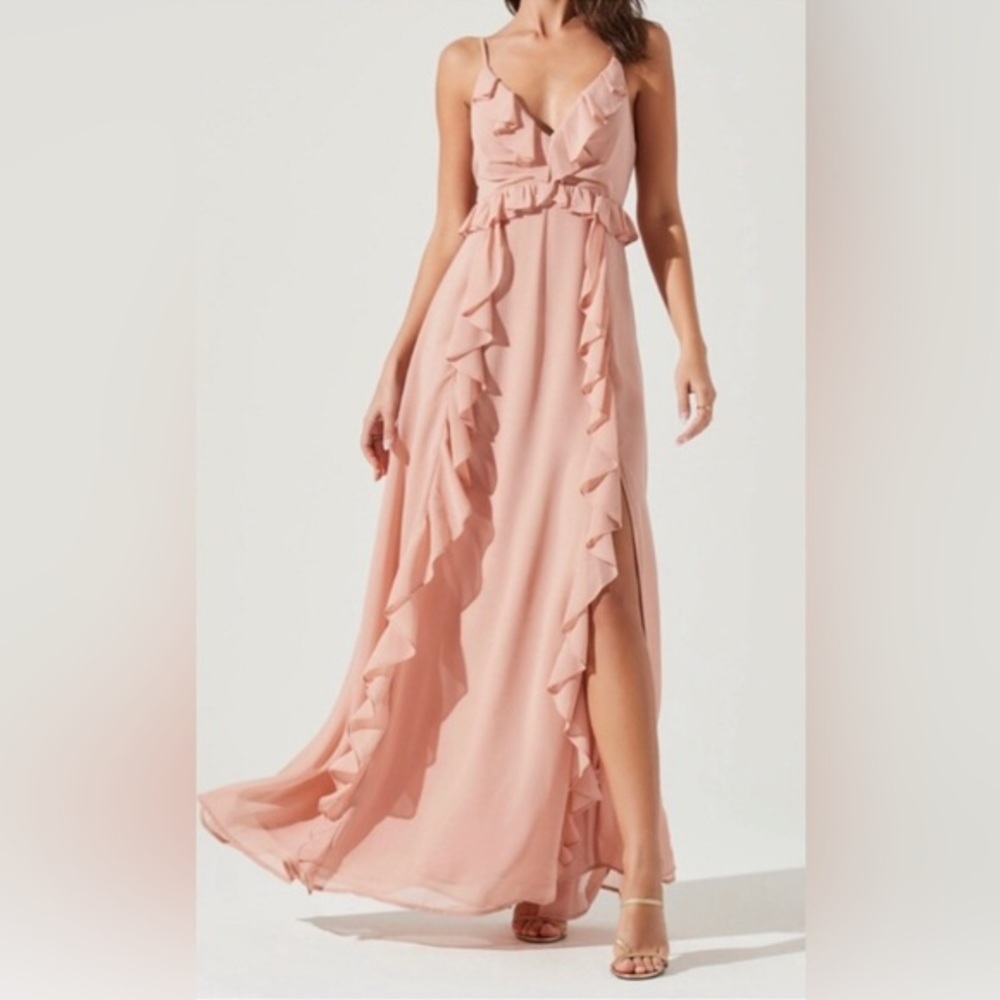 Astr‎ The Label Adoria peach nude ruffle front chiffon Maxi Evening Dress size S
